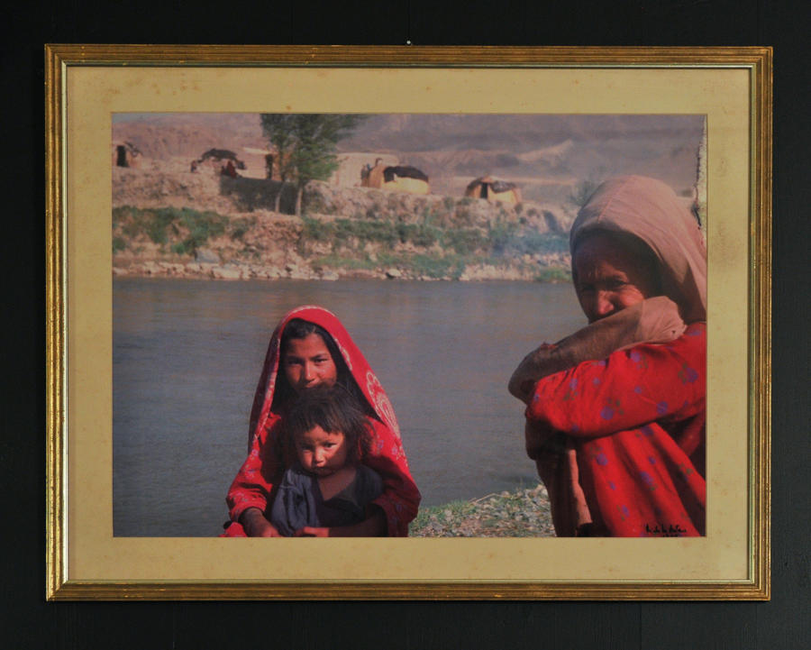 Picture of two women in Afghanistan