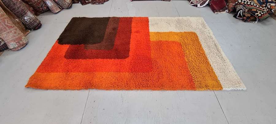 Bauhaus design rug